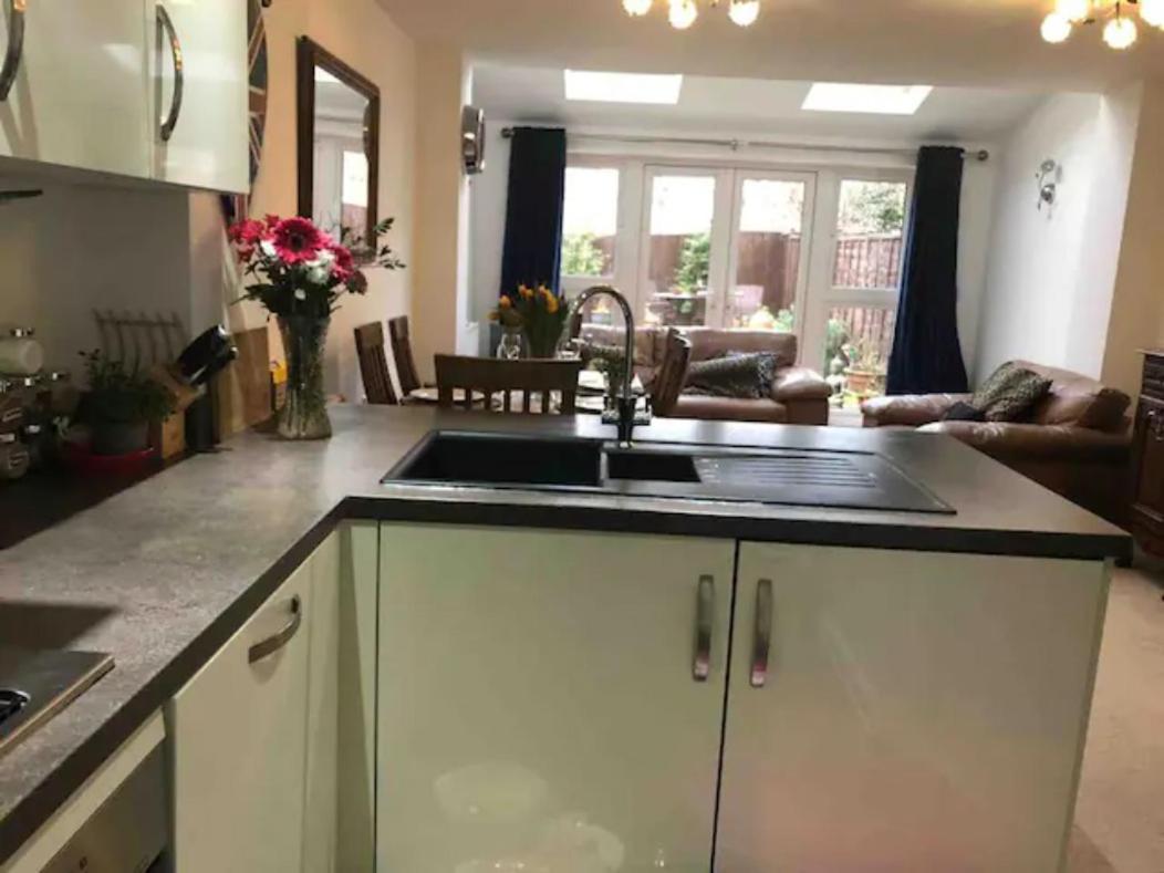 4 Bedroom House In Seaside Town Littlehampton Bagian luar foto